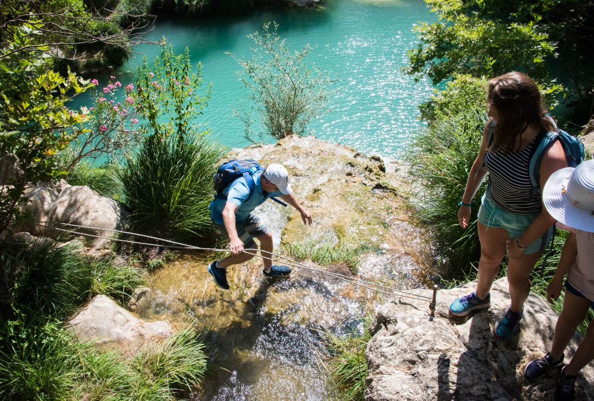 Hiking Polilimnio Waterfalls 85532